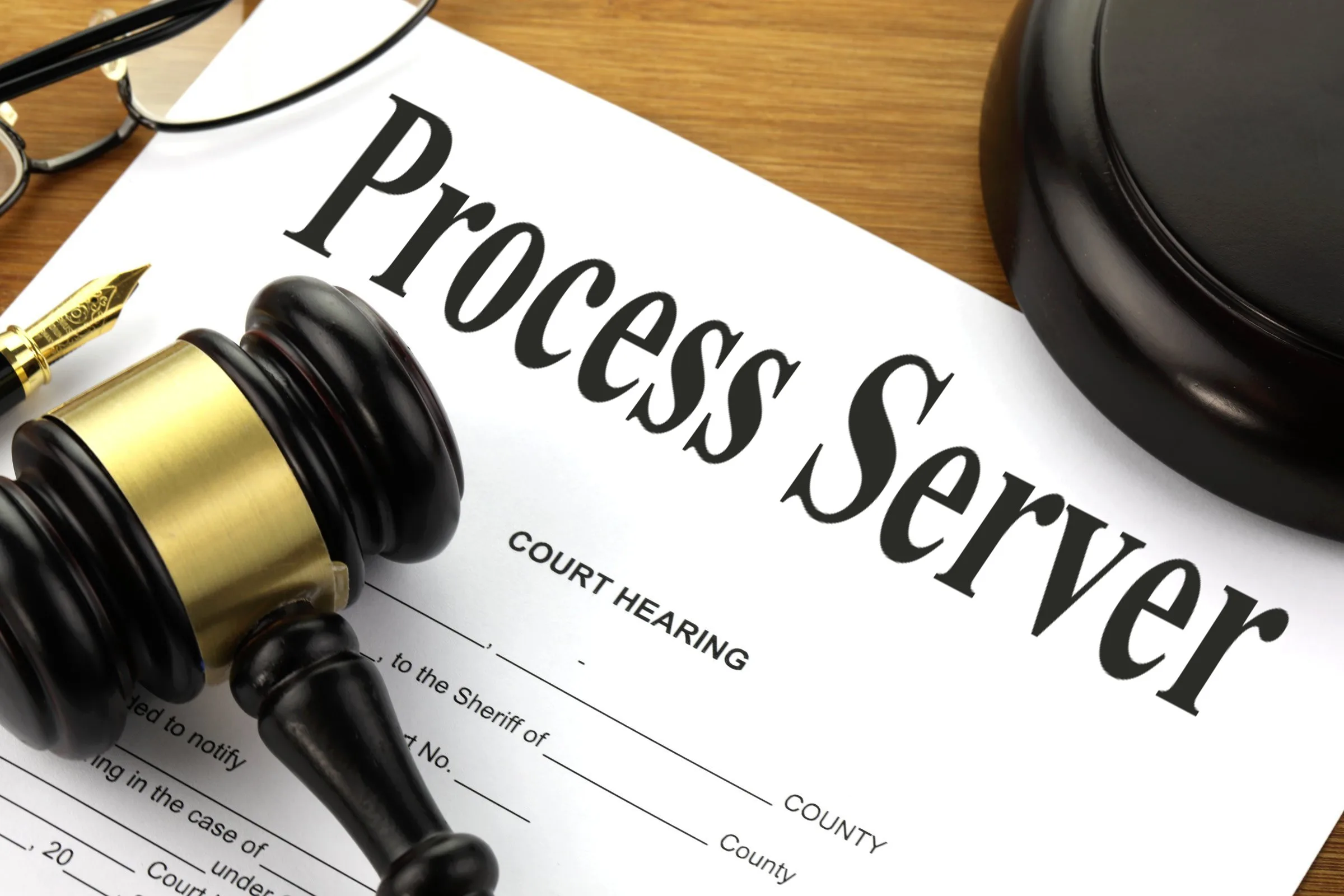 Carthage, TN 1 Process server document with a court gavel